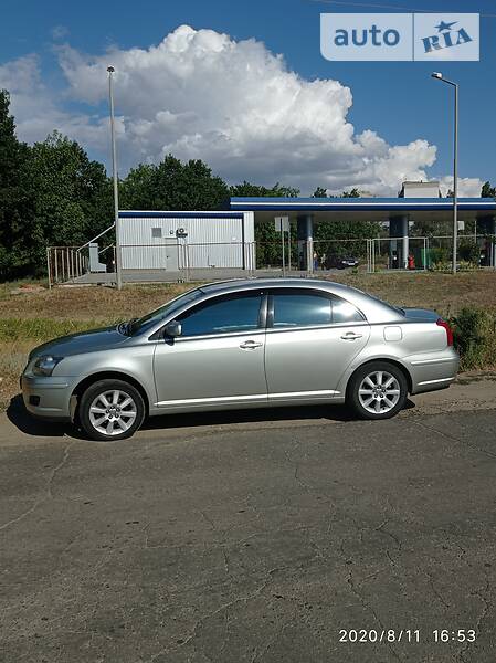 Седан Toyota Avensis 2005 в Миколаєві