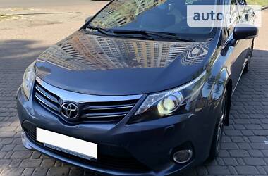 Седан Toyota Avensis 2012 в 