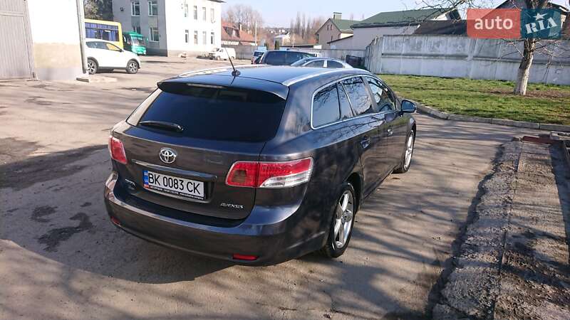 Универсал Toyota Avensis 2009 в Ровно