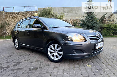 Універсал Toyota Avensis 2006 в Рівному