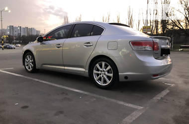 Седан Toyota Avensis 2012 в Києві