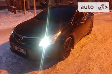 Седан Toyota Avensis 2010 в Сумах