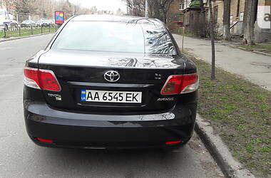 Седан Toyota Avensis 2011 в Киеве
