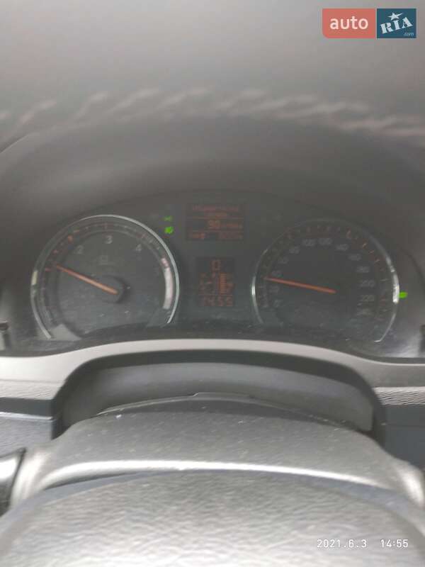 Універсал Toyota Avensis 2011 в Хмельницькому