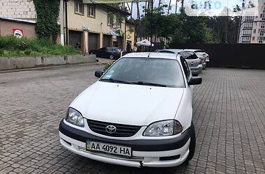 Седан Toyota Avensis 2002 в 