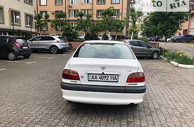 Седан Toyota Avensis 2002 в 