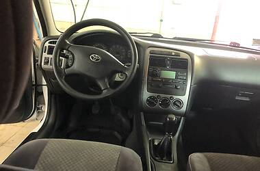 Седан Toyota Avensis 2002 в 