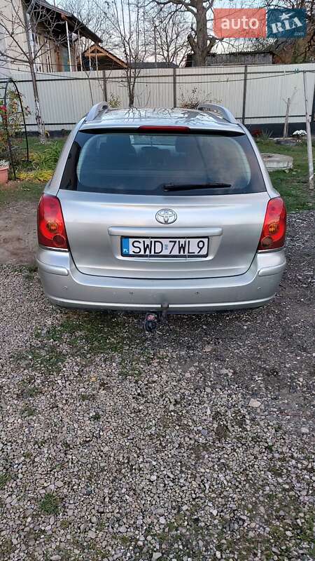 Универсал Toyota Avensis 2005 в Самборе