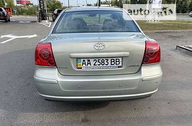Седан Toyota Avensis 2005 в Киеве