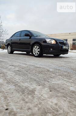 Седан Toyota Avensis 2008 в Чернівцях