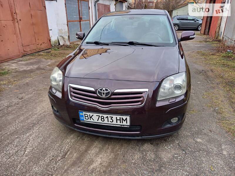 Седан Toyota Avensis 2007 в Костополе