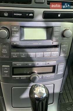 Седан Toyota Avensis 2007 в Самборе