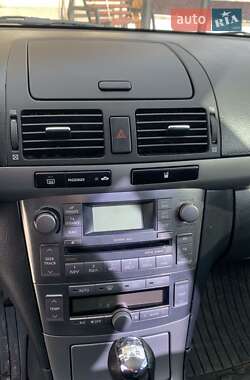 Седан Toyota Avensis 2007 в Самборе