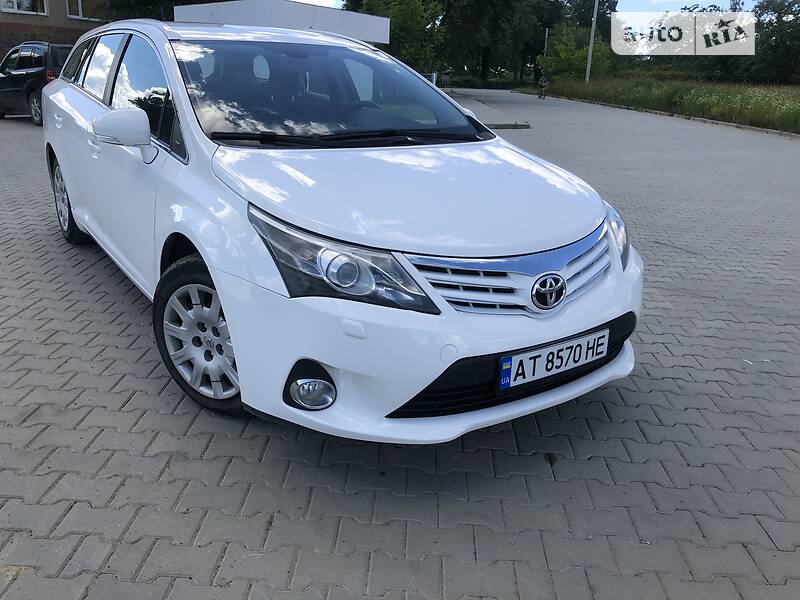 Универсал Toyota Avensis 2013 в Косове