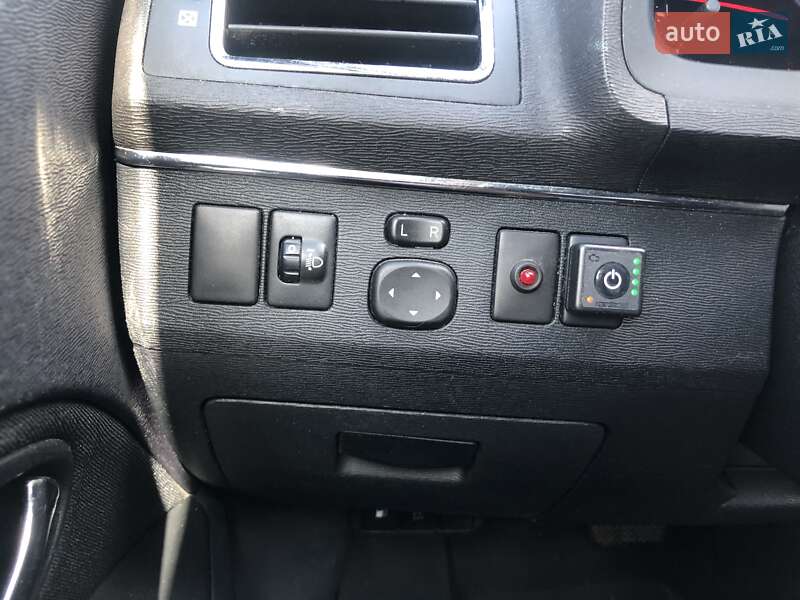 Универсал Toyota Avensis 2013 в Косове