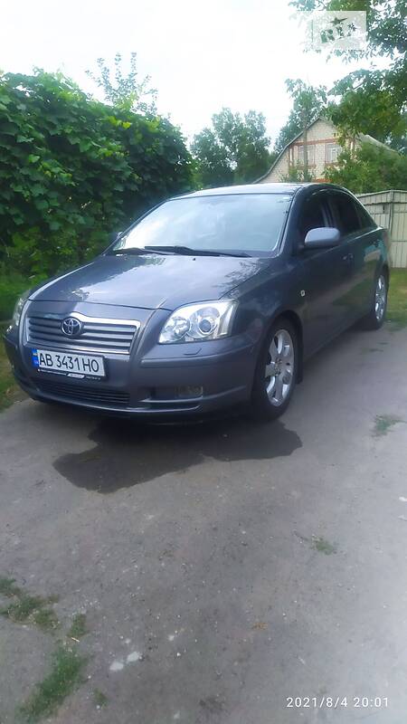 Седан Toyota Avensis 2003 в Гнивани