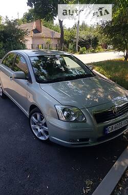 Седан Toyota Avensis 2003 в Умани