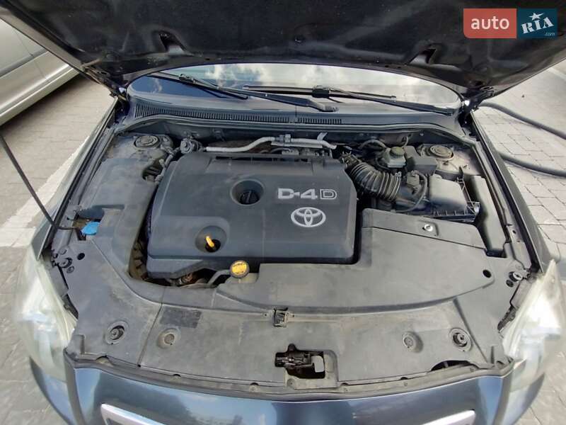 Универсал Toyota Avensis 2008 в Львове