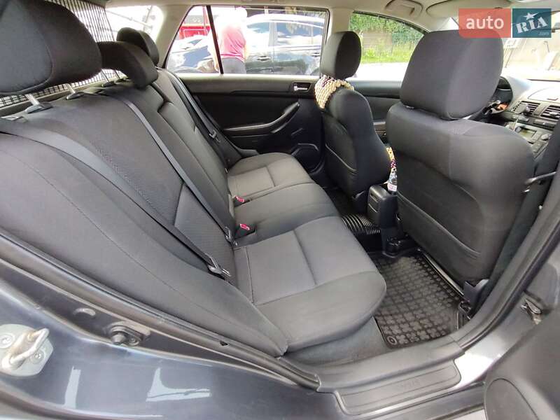 Универсал Toyota Avensis 2008 в Львове