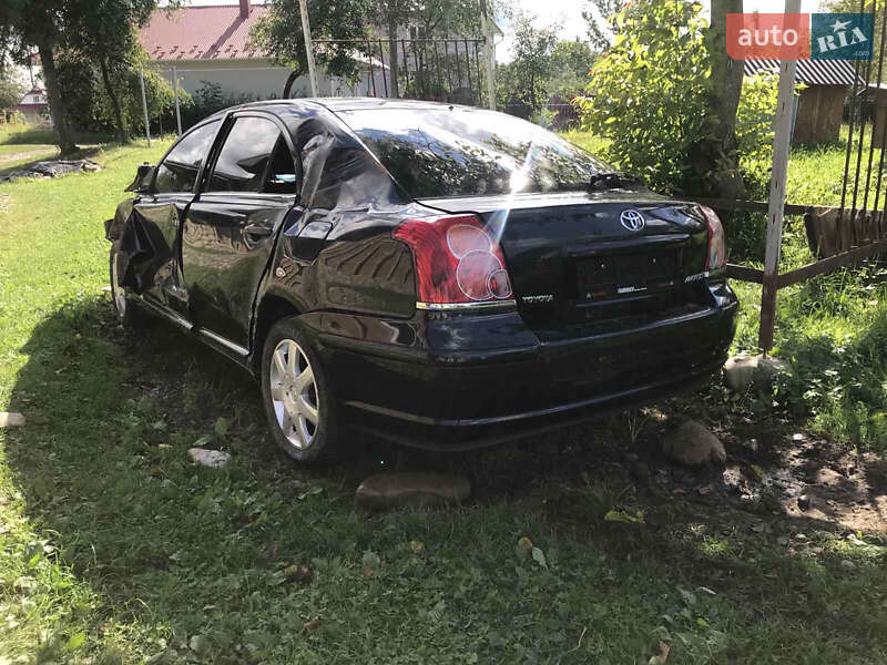 Хетчбек Toyota Avensis 2006 в Косові