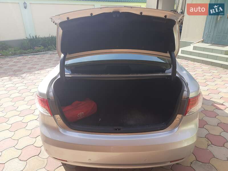 Седан Toyota Avensis 2008 в Одессе