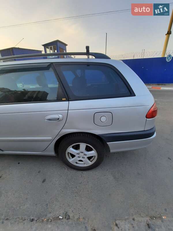 Универсал Toyota Avensis 2003 в Одессе