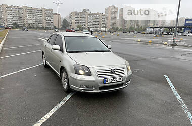 Седан Toyota Avensis 2004 в Киеве