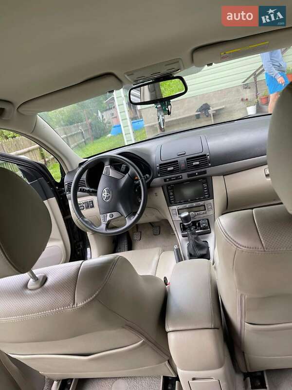 Універсал Toyota Avensis 2007 в Долині