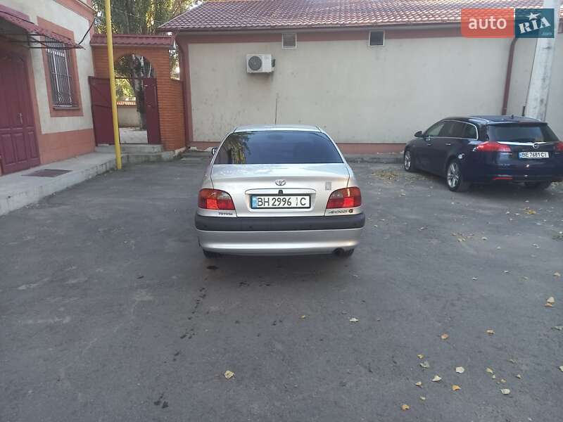 Седан Toyota Avensis 1998 в Одесі