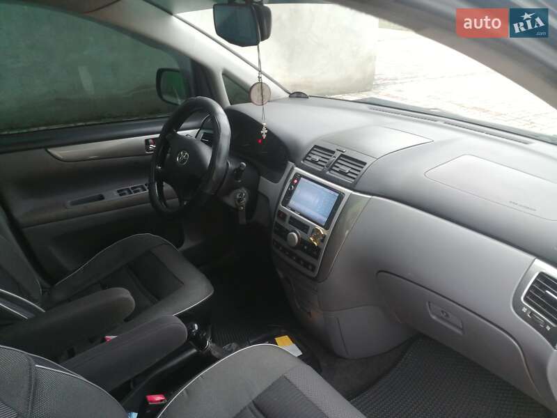 Универсал Toyota Avensis 2001 в Ужгороде фото 7 Универсал Toyota Avensis 2001 в Ужгороде