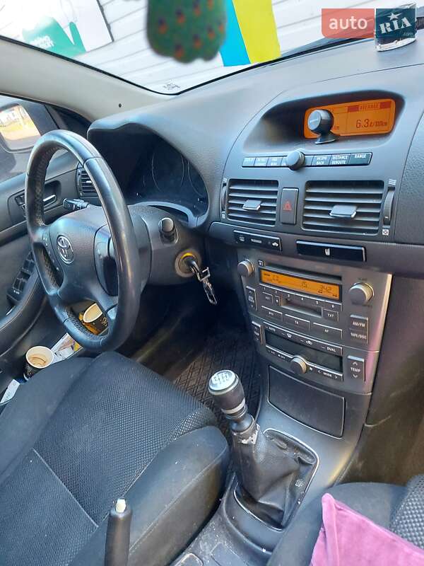 Хэтчбек Toyota Avensis 2006 в Черкассах