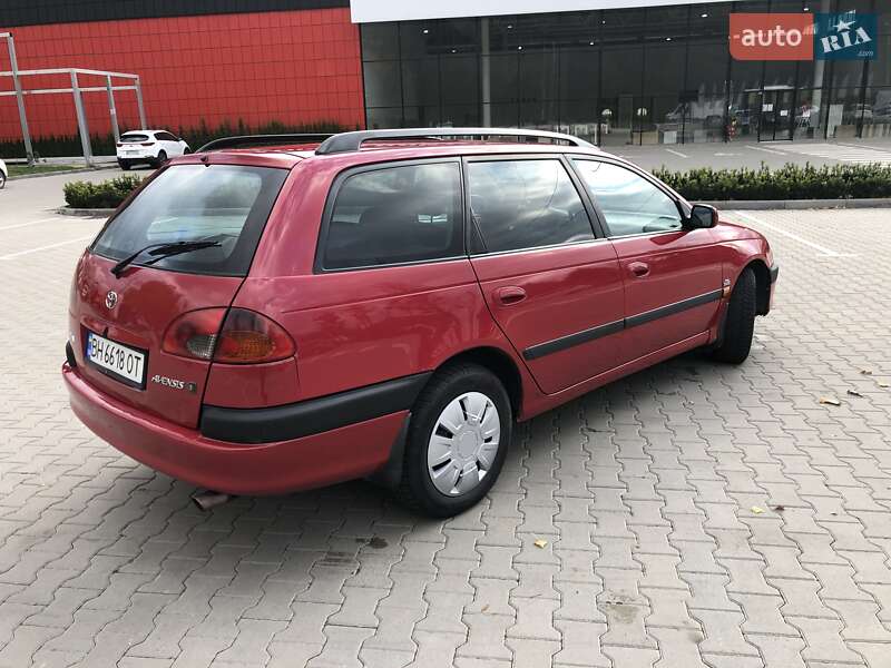 Универсал Toyota Avensis 2000 в Виннице