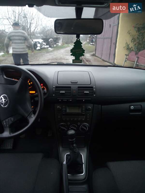 Хэтчбек Toyota Avensis 2008 в Ивано-Франковске