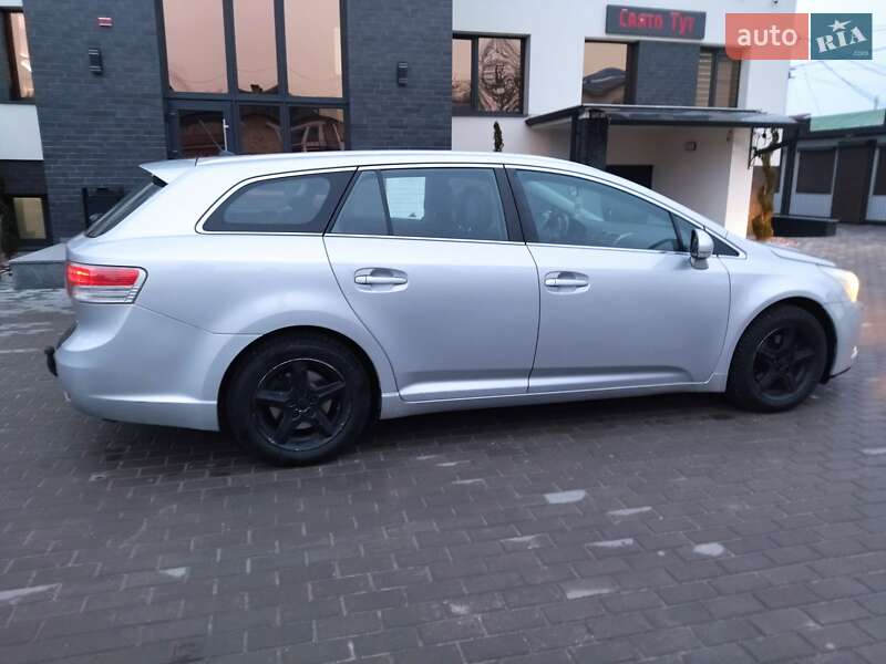 Универсал Toyota Avensis 2011 в Любешове