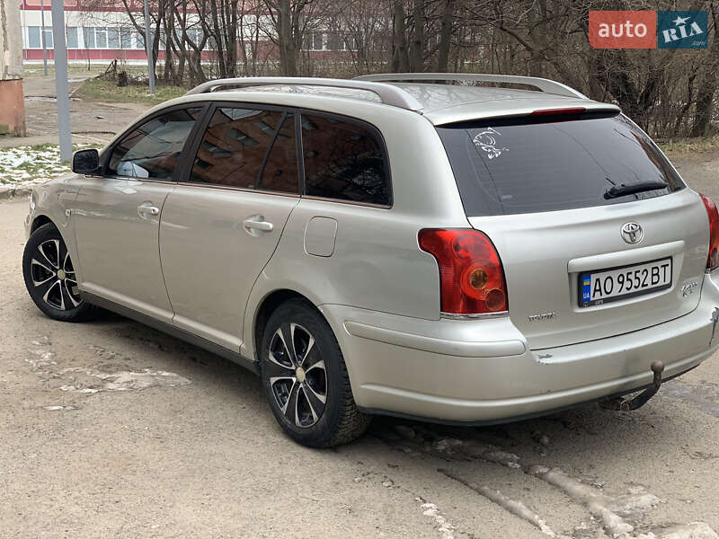 Универсал Toyota Avensis 2005 в Мукачево