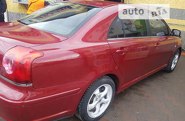 Седан Toyota Avensis 2003 в Измаиле