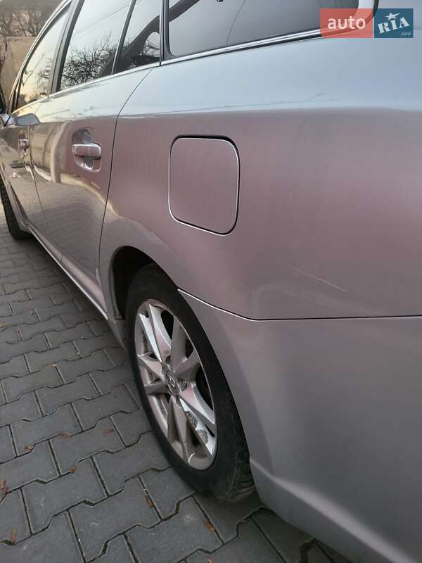 Універсал Toyota Avensis 2011 в Івано-Франківську