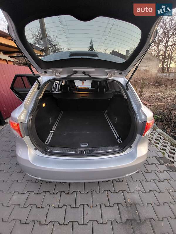 Універсал Toyota Avensis 2011 в Івано-Франківську