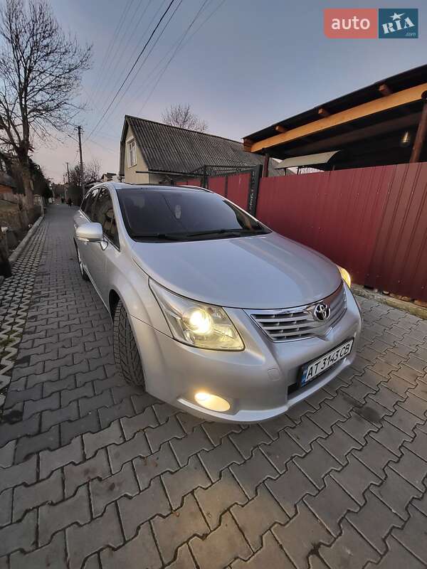 Універсал Toyota Avensis 2011 в Івано-Франківську