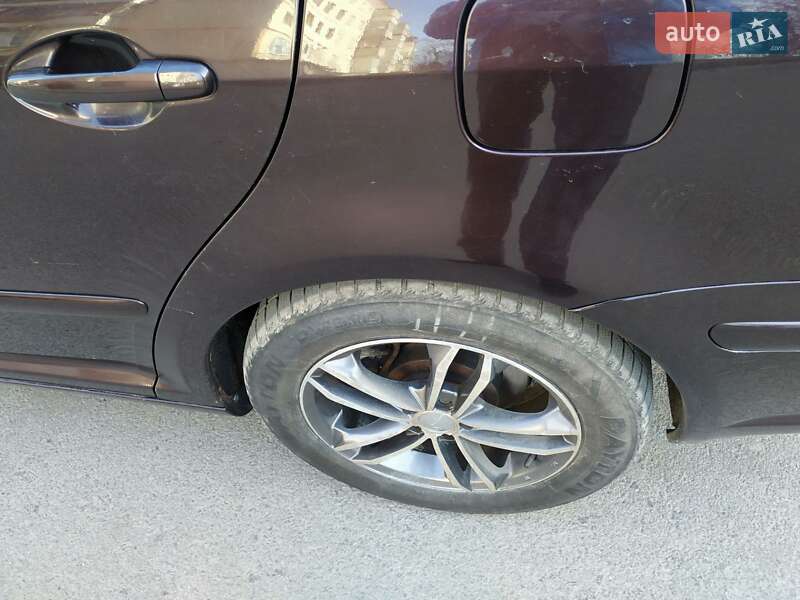 Универсал Toyota Avensis 2007 в Тернополе