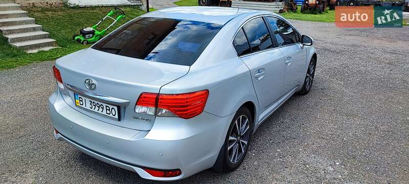 Седан Toyota Avensis 2012 в Пирятині