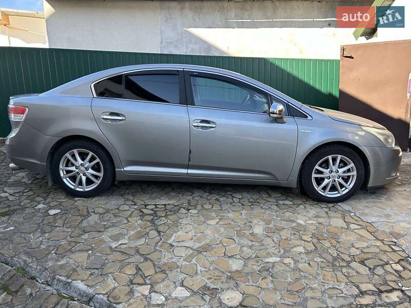 Toyota Avensis 2010