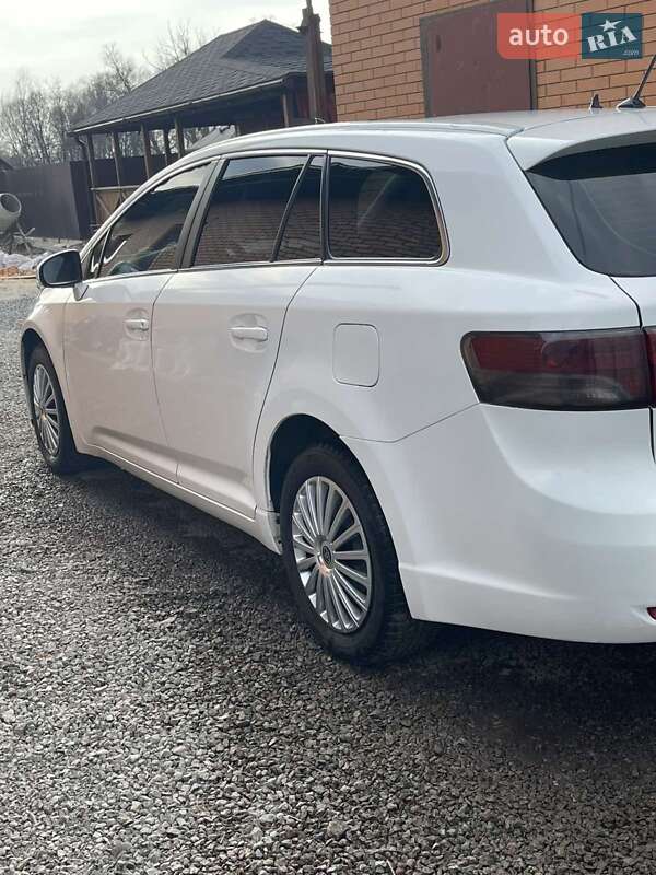 Универсал Toyota Avensis 2010 в Нежине