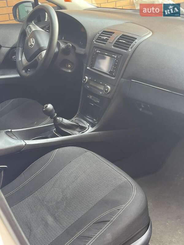 Универсал Toyota Avensis 2010 в Нежине