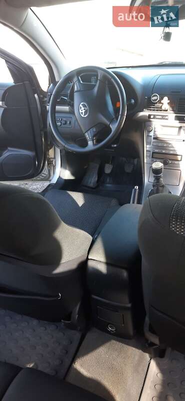 Универсал Toyota Avensis 2006 в Звягеле