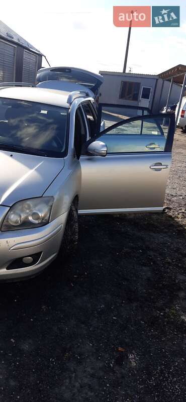 Универсал Toyota Avensis 2006 в Звягеле