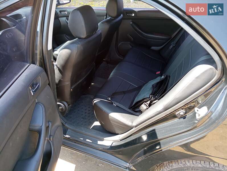 Седан Toyota Avensis 2003 в Белгороде-Днестровском