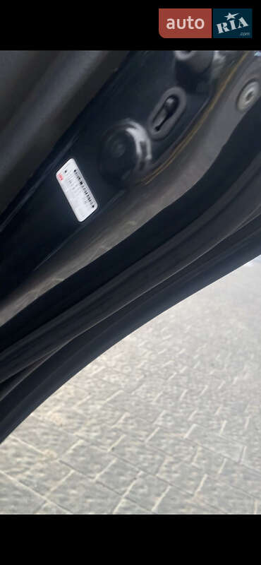 Седан Toyota Avensis 2005 в Самборе