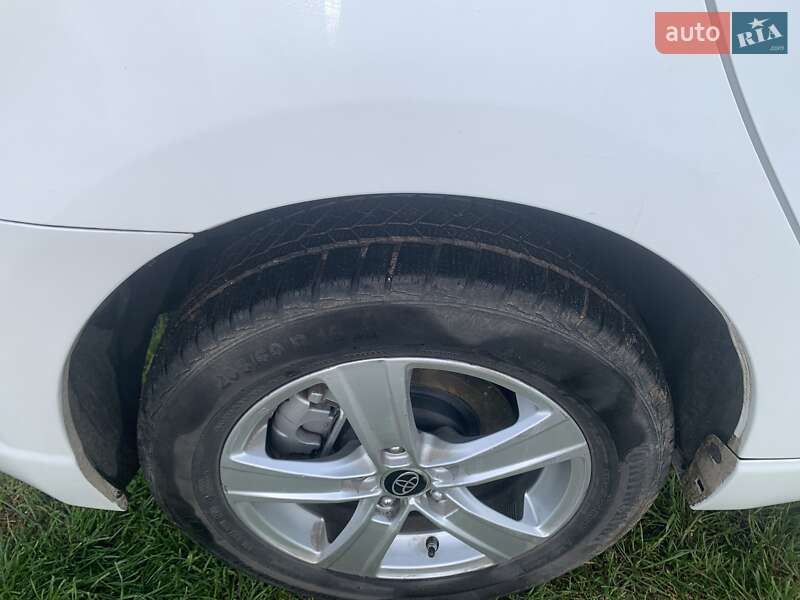 Седан Toyota Avensis 2010 в Одессе