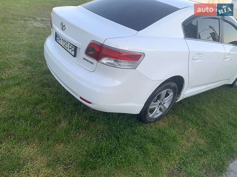 Седан Toyota Avensis 2010 в Одессе
